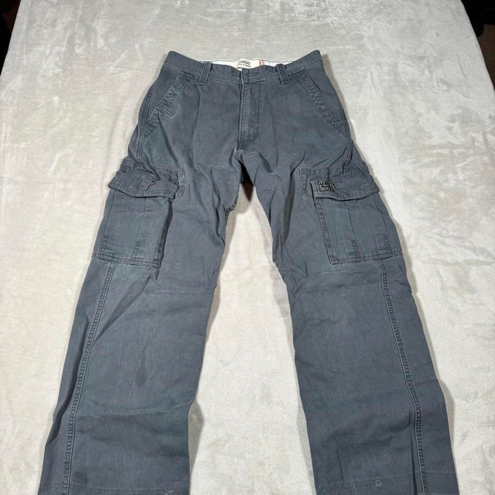 Vintage Y2K Loose Straight Levis Cargo Pants Gray Distressed